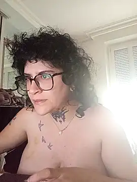 callmelouve online show from 10.09.25