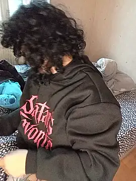 callmelouve online show from 10.17.25