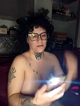 callmelouve online show from 12.18.25