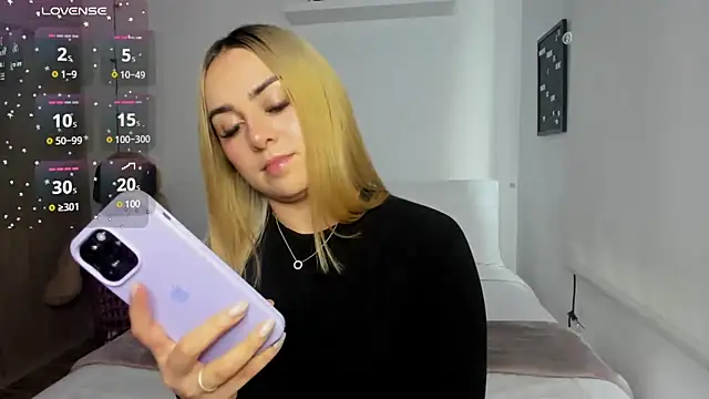 sophi mooreno online show from 03.10.25