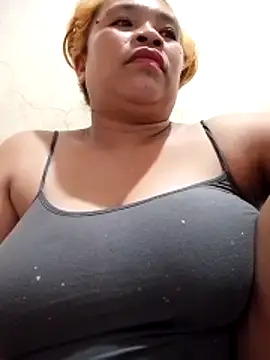 Snapshot of wet_babexxx chatting on 11.15.25 wet babexxx online show from 11.15.25