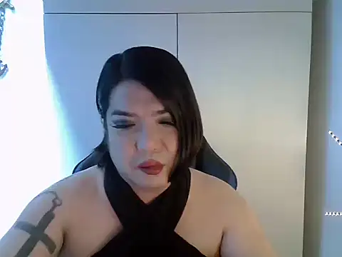 Snapshot of StrawberryWine07 chatting on 01.22.25 StrawberryWine07 online show from 01.22.25