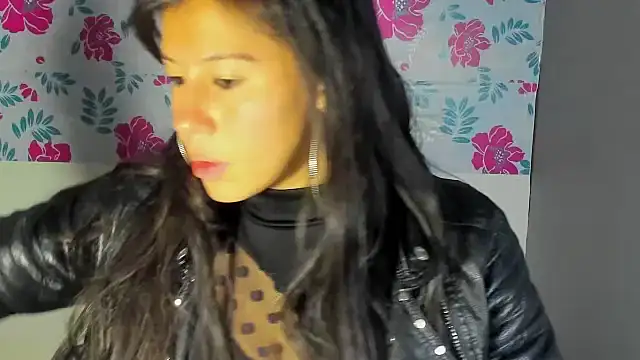 Snapshot of sandyquinnxx chatting on 11.11.25 sandyquinnxx online show from 11.11.25