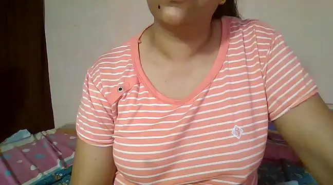 Snapshot of tharu_sweet chatting on 02.20.25 tharu sweet online show from 02.20.25