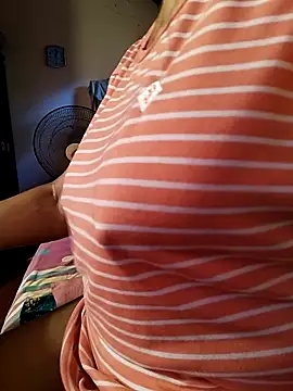 Snapshot of tharu_sweet chatting on 03.21.25 tharu sweet online show from 03.21.25