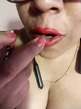 Snapshot of tharu_sweet chatting on 09.13.25 tharu sweet online show from 09.13.25