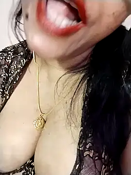 Snapshot of tharu_sweet chatting on 10.13.25 tharu sweet online show from 10.13.25