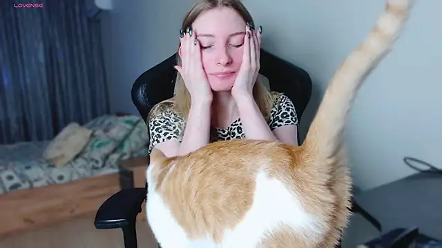 Snapshot of _whiteprincess chatting on 11.06.25 whiteprincess online show from 11.06.25