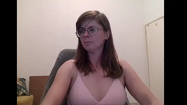 Snapshot of SavannaGirly chatting on 04.15.26 SavannaGirly online show from 04.15.26