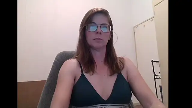 Snapshot of SavannaGirly chatting on 04.27.26 SavannaGirly online show from 04.27.26