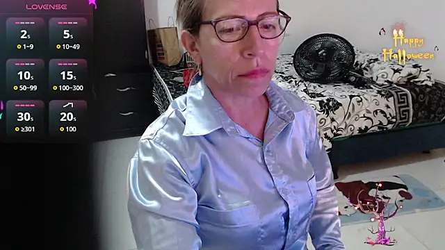 Snapshot of Chayla_Ruiz chatting on 10.23.25 Chayla Ruiz online show from 10.23.25