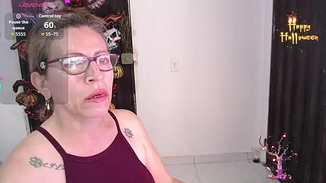 Chayla Ruiz online show from 10.28.25