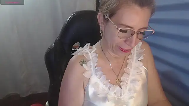 Snapshot of Chayla_Ruiz chatting on 05.03.26 Chayla Ruiz online show from 05.03.26