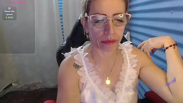 Snapshot of Chayla_Ruiz chatting on 06.10.26 Chayla Ruiz online show from 06.10.26