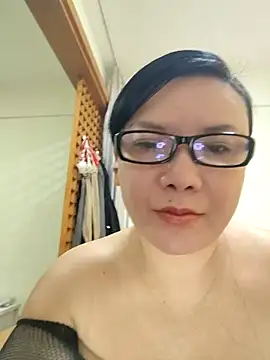 LILYsweetfcup online show from 12.17.25