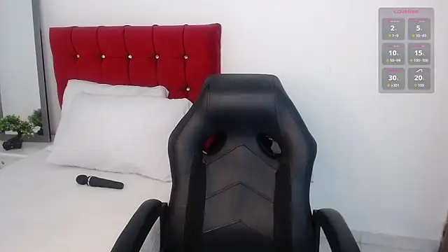 Wanda Milf online show from 04.27.26