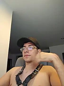 Snapshot of Jhoan_saenz chatting on 09.15.25 Jhoan saenz online show from 09.15.25