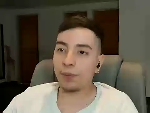 Snapshot of Jhoan_saenz chatting on 09.22.25 Jhoan saenz online show from 09.22.25