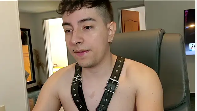 Snapshot of Jhoan_saenz chatting on 09.28.25 Jhoan saenz online show from 09.28.25