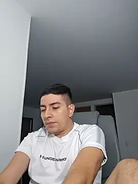 Snapshot of Jhoan_saenz chatting on 09.30.25 Jhoan saenz online show from 09.30.25