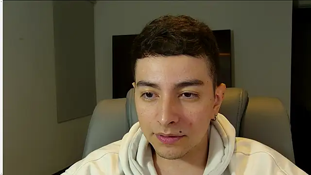 Snapshot of Jhoan_saenz chatting on 10.06.25 Jhoan saenz online show from 10.06.25