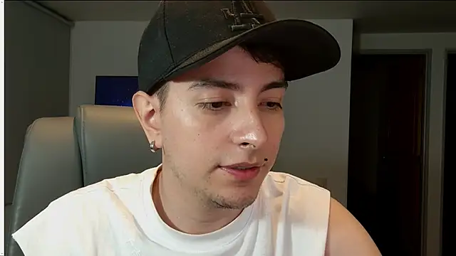 Snapshot of Jhoan_saenz chatting on 10.07.25 Jhoan saenz online show from 10.07.25