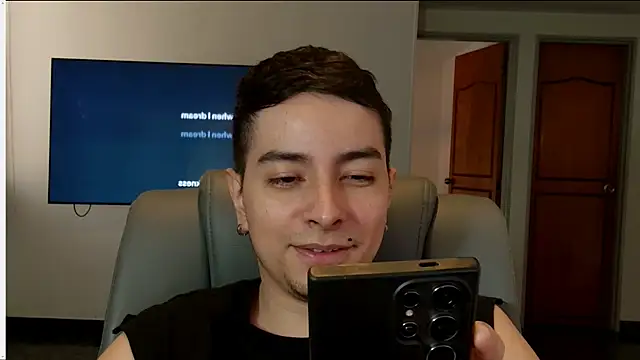 Snapshot of Jhoan_saenz chatting on 10.09.25 Jhoan saenz online show from 10.09.25