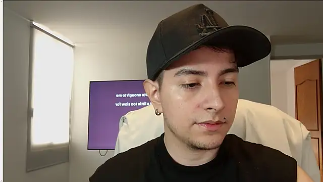 Snapshot of Jhoan_saenz chatting on 10.10.25 Jhoan saenz online show from 10.10.25