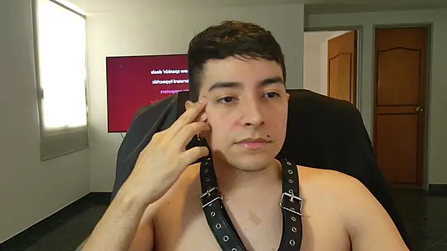 Snapshot of Jhoan_saenz chatting on 10.11.25 Jhoan saenz online show from 10.11.25