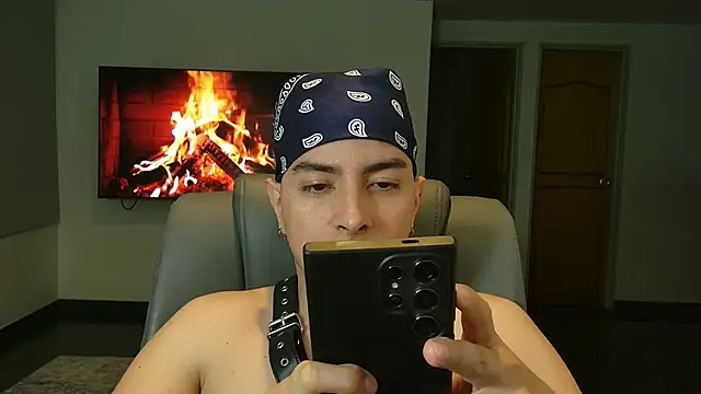 Snapshot of Jhoan_saenz chatting on 10.16.25 Jhoan saenz online show from 10.16.25