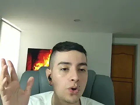 Snapshot of Jhoan_saenz chatting on 10.19.25 Jhoan saenz online show from 10.19.25