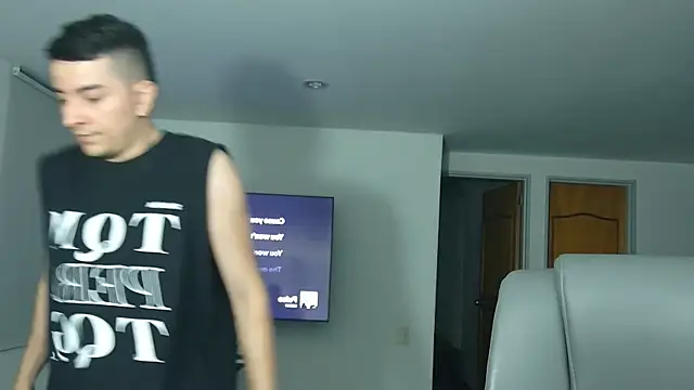 Snapshot of Jhoan_saenz chatting on 10.21.25 Jhoan saenz online show from 10.21.25