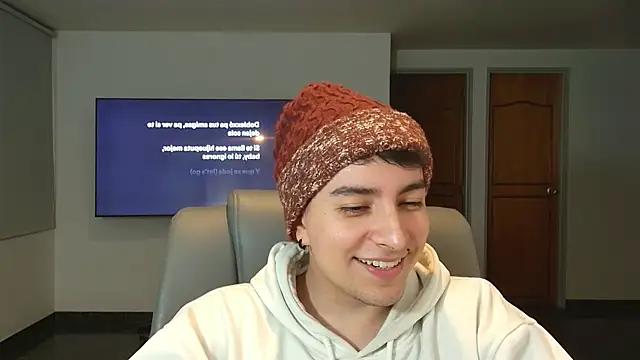 Snapshot of Jhoan_saenz chatting on 10.24.25 Jhoan saenz online show from 10.24.25