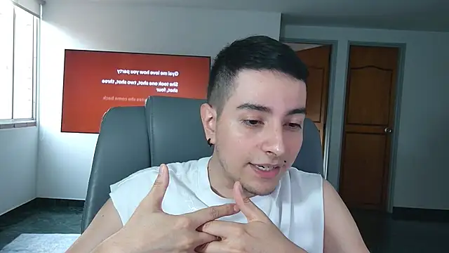 Snapshot of Jhoan_saenz chatting on 11.09.25 Jhoan saenz online show from 11.09.25