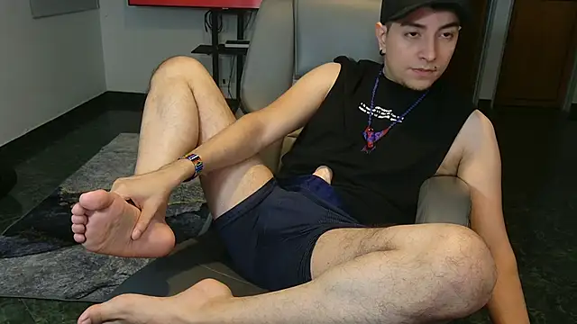 Snapshot of Jhoan_saenz chatting on 11.11.25 Jhoan saenz online show from 11.11.25