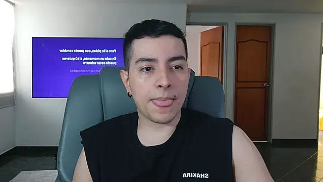 Snapshot of Jhoan_saenz chatting on 11.12.25 Jhoan saenz online show from 11.12.25