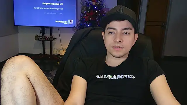 Snapshot of Jhoan_saenz chatting on 11.18.25 Jhoan saenz online show from 11.18.25