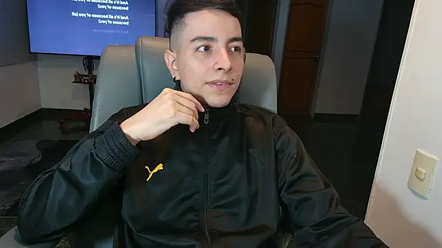 Snapshot of Jhoan_saenz chatting on 11.19.25 Jhoan saenz online show from 11.19.25