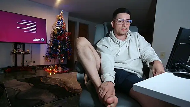 Snapshot of Jhoan_saenz chatting on 11.28.25 Jhoan saenz online show from 11.28.25