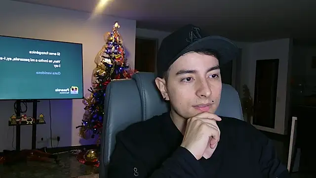 Snapshot of Jhoan_saenz chatting on 11.29.25 Jhoan saenz online show from 11.29.25