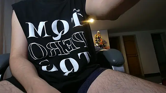 Snapshot of Jhoan_saenz chatting on 12.03.25 Jhoan saenz online show from 12.03.25