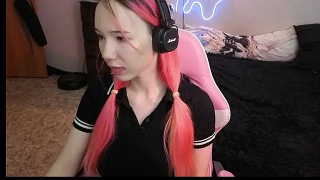 Maya Viola online show from 02.10.26