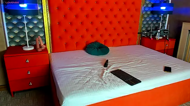 VallerieJones online show from 11.14.25