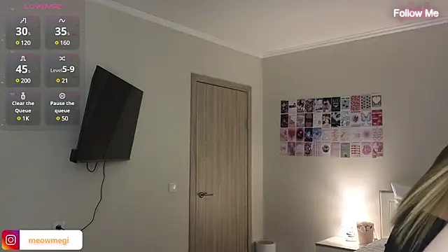 Snapshot of LisaSweetie chatting on 02.05.25 LisaSweetie online show from 02.05.25