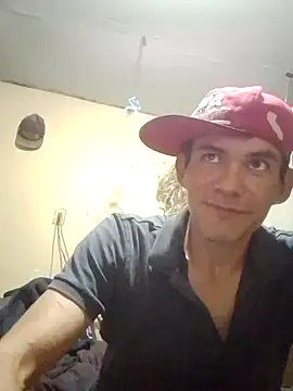 Snapshot of MarsWood chatting on 10.28.25 MarsWood online show from 10.28.25