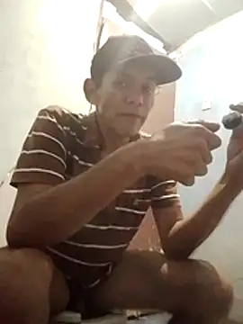 Snapshot of MarsWood chatting on 11.14.25 MarsWood online show from 11.14.25