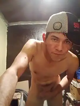 Snapshot of MarsWood chatting on 11.21.25 MarsWood online show from 11.21.25