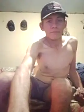 Snapshot of MarsWood chatting on 11.25.25 MarsWood online show from 11.25.25