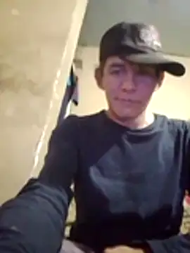 Snapshot of MarsWood chatting on 11.26.25 MarsWood online show from 11.26.25