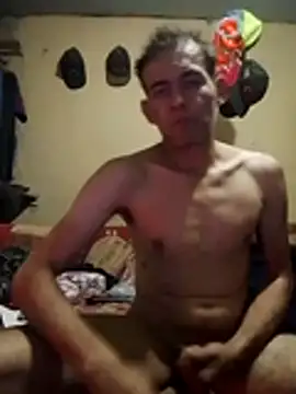 Snapshot of MarsWood chatting on 12.13.25 MarsWood online show from 12.13.25